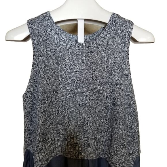 A Pea In The Pod Maternity Sleeveless Knit Chambray Combo Top Large - Picture 3 of 7